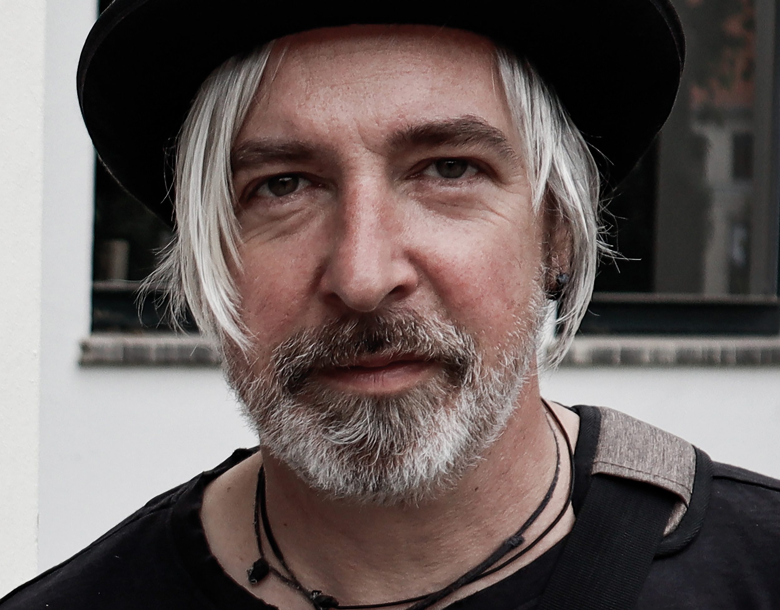 Rot und schwarz – FINK das Freisinger Stadtmagazin